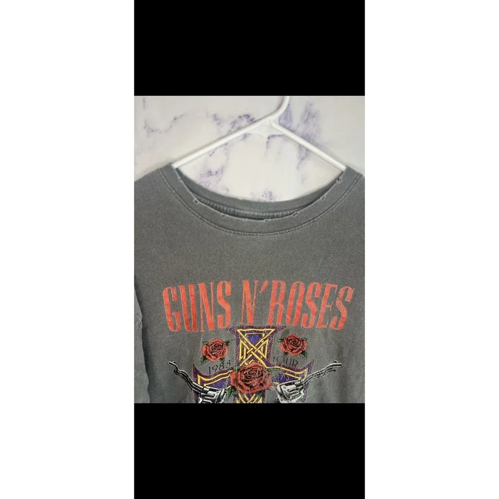Guns N Roses T Shirt Size Large Cropped Distressed Women's Beach Rock Thrashed - Picture 2 of 4